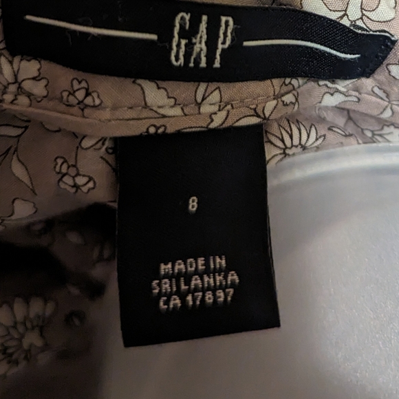Floral Grey Gap Button Down Shirt woman's size 8 - Picture 3 of 3